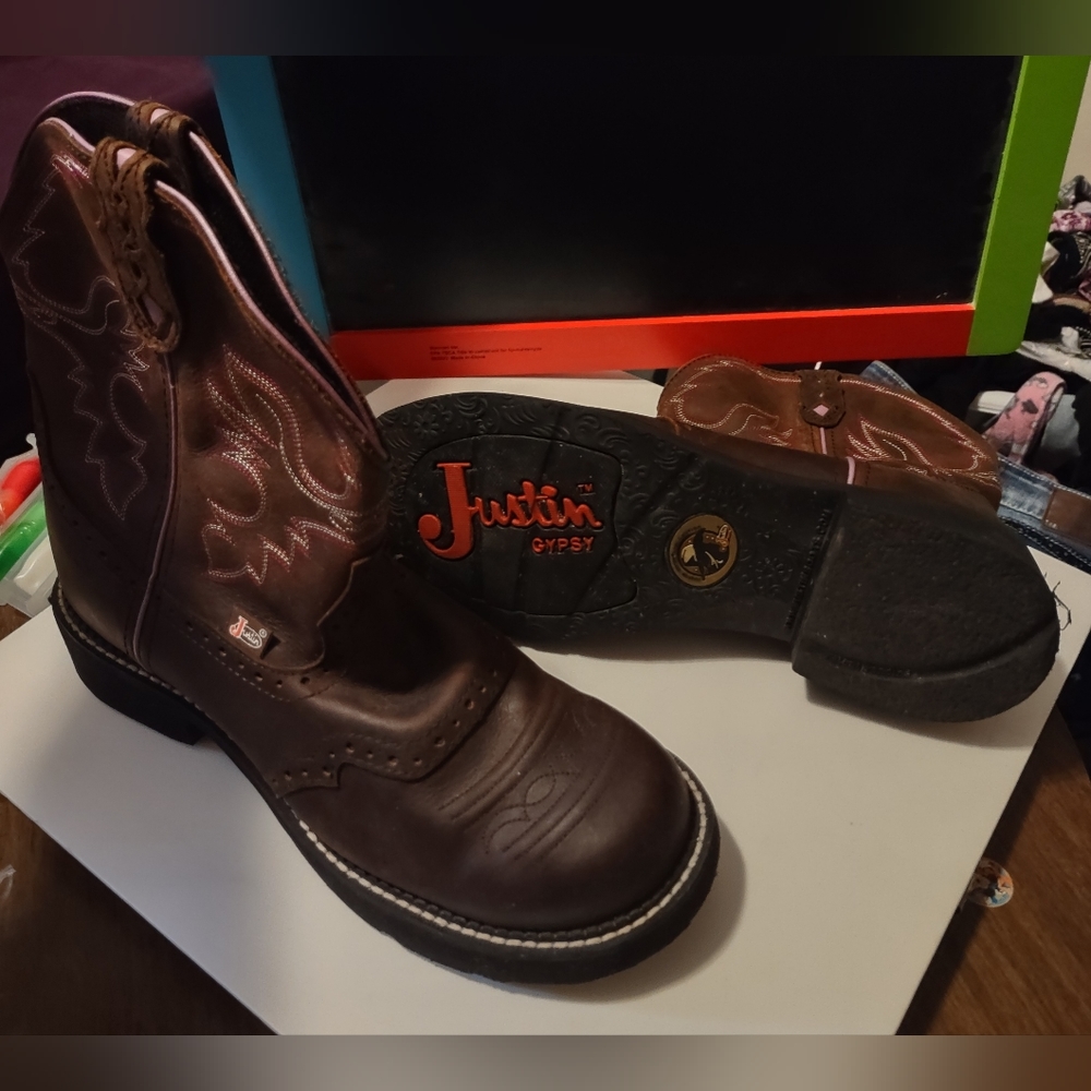 Women's Justin boots